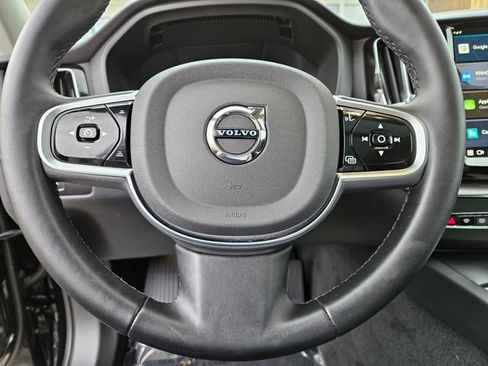Certified 2025 Volvo XC60 B5 Plus AWD/4WD image 19