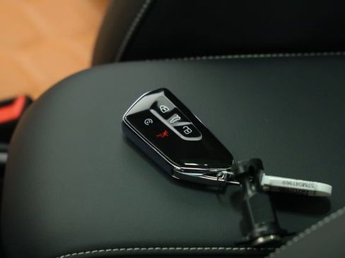 New 2026 Volkswagen Tiguan SEL R-Line image 39