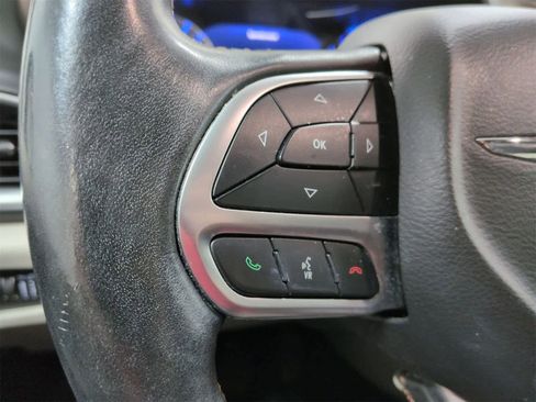 Certified 2017 Chrysler Pacifica Touring-L Plus image 25