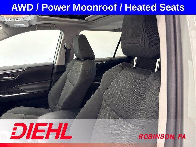 Used 2021 Toyota RAV4 XLE w/ Convenience Package AWD/4WD image 18