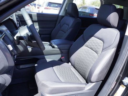 New 2025 Nissan Pathfinder SV image 14