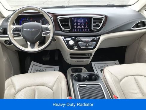 Used 2019 Chrysler Pacifica Limited FWD image 5