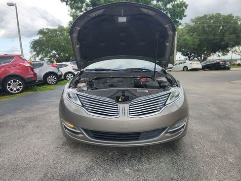 Used 2016 Lincoln MKZ FWD image 11
