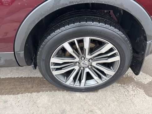 Used 2019 Ford Explorer Platinum image 14