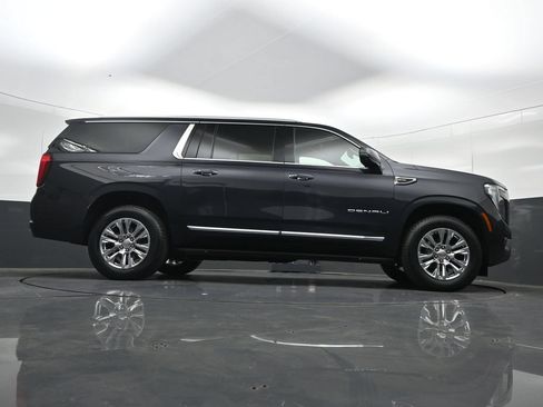 Used 2025 GMC Yukon XL Denali AWD/4WD image 35