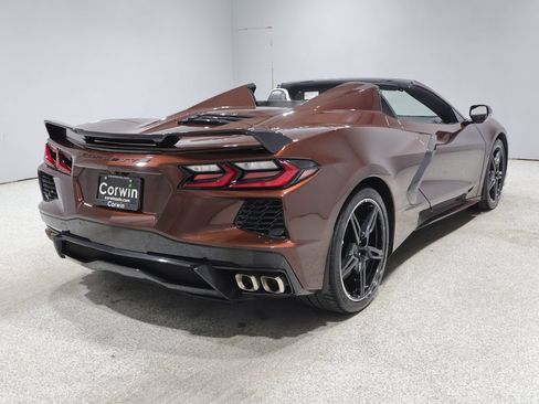 Used 2023 Chevrolet Corvette Stingray Convertible w/ Z51 Performance Package RWD image 14