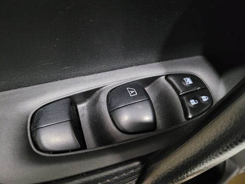 Used 2021 Nissan Rogue Sport S AWD/4WD image 27