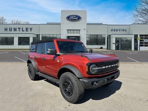 Used 2023 Ford Bronco Wildtrak image 3