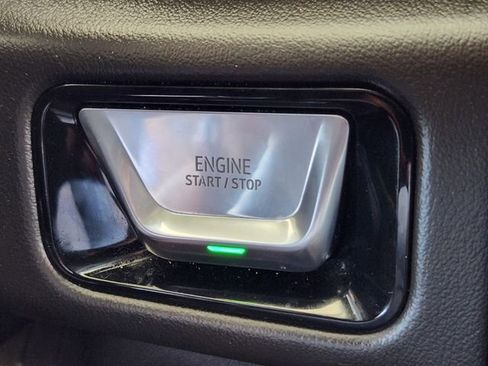 Used 2025 GMC Yukon XL Elevation AWD/4WD image 19