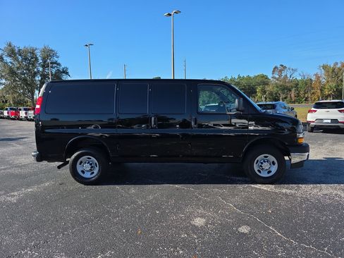 New 2025 Chevrolet Express 2500 Work Van image 3