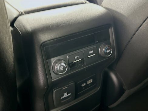Used 2023 GMC Acadia SLE w/ Driver Convenience Package image 28
