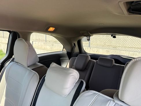 Used 2020 Honda Odyssey EX image 23