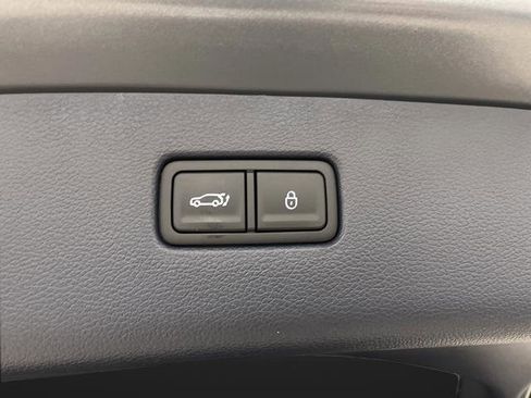 Used 2025 Genesis GV80 3.5T Prestige image 16