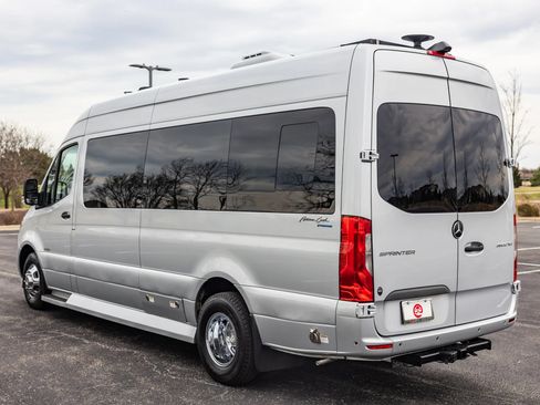 Used 2019 Mercedes-Benz Sprinter 170 w/ Premium Plus Package image 9