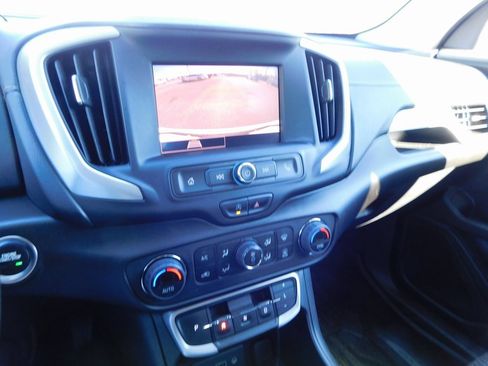 Used 2023 GMC Terrain SLE w/ Driver Convenience Package image 35