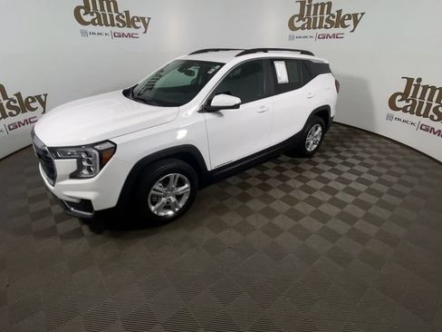 Certified 2024 GMC Terrain SLE w/ Driver Convenience Package AWD/4WD image 4