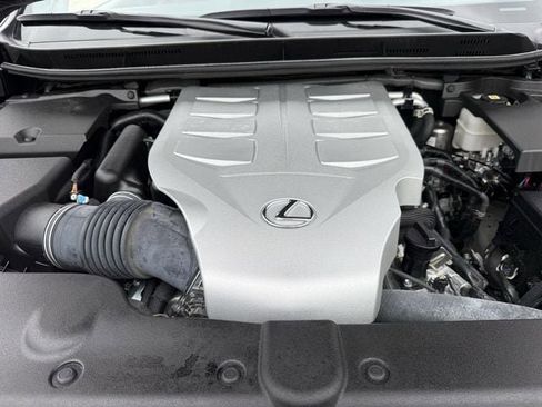 Used 2023 Lexus GX 460 Premium w/ Accessory Package AWD/4WD image 34