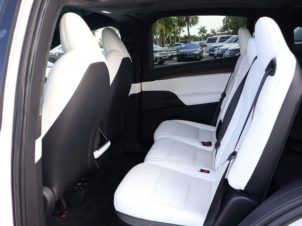 Used 2022 Tesla Model X AWD/4WD image 13