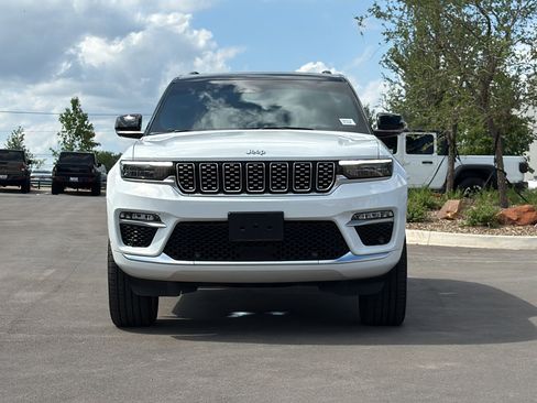 Certified 2025 Jeep Grand Cherokee Summit AWD/4WD image 2