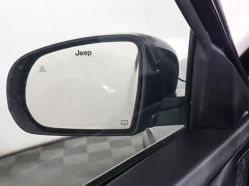 Used 2022 Jeep Compass Latitude image 34