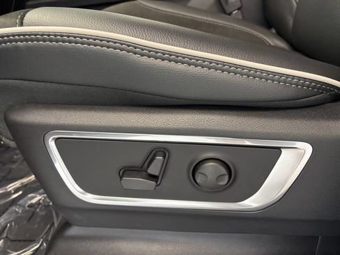 New 2026 RAM 1500 Laramie AWD/4WD image 15