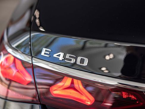 Used 2025 Mercedes-Benz E 450 4MATIC Sedan w/ Winter Package image 16