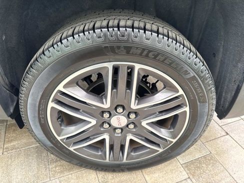 Used 2019 GMC Acadia SLT image 35