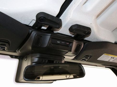 Used 2025 Jeep Wrangler Unlimited Rubicon image 23