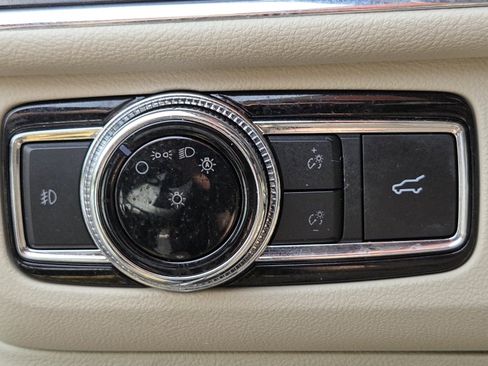 Used 2019 Lincoln Navigator Reserve AWD/4WD image 14
