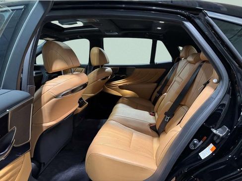 Used 2024 Lexus LS 500 AWD w/ Interior Upgrade Package image 29