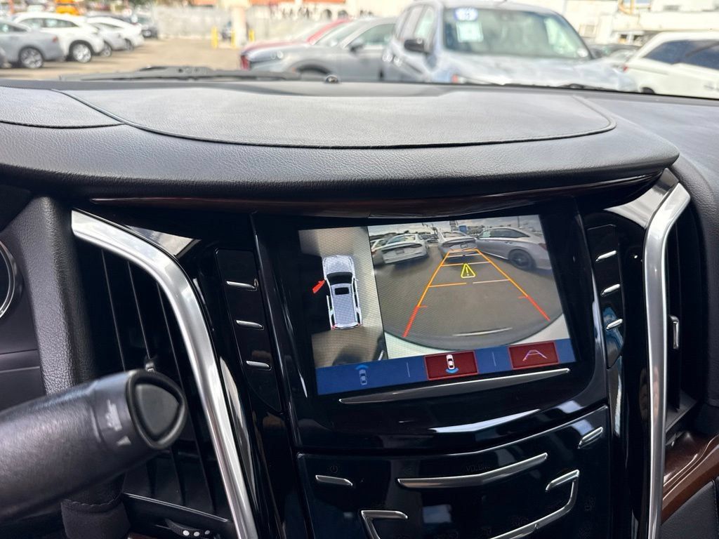 Used 2020 Cadillac Escalade Luxury RWD image 23