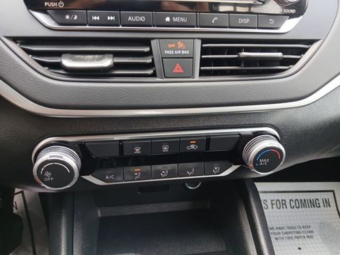 Used 2024 Nissan Altima 2.5 S FWD image 17