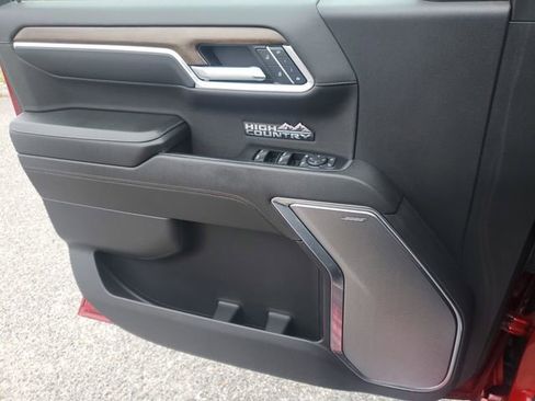 Certified 2024 Chevrolet Silverado 1500 High Country w/ Technology Package image 21