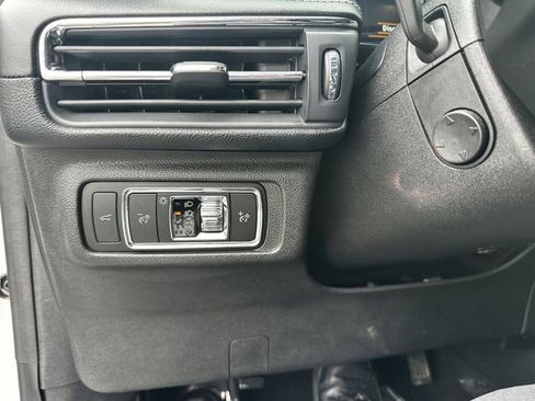 Certified 2024 Lincoln Corsair AWD w/ Equipment Group 101A image 30