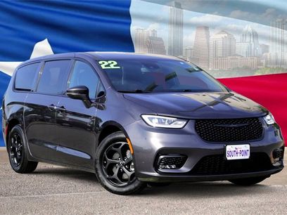 Used 2022 Chrysler Pacifica Touring-L w/ S Appearance Package