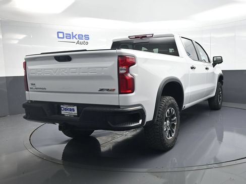 Used 2024 Chevrolet Silverado 1500 ZR2 AWD/4WD image 8
