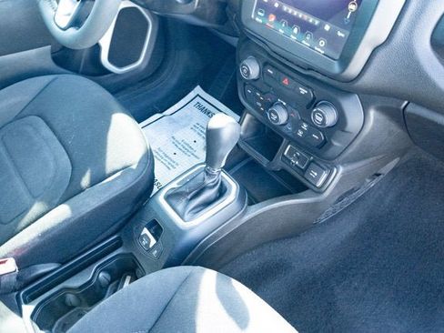 Used 2020 Jeep Renegade Latitude w/ UConnect 8.4 Nav Group image 40