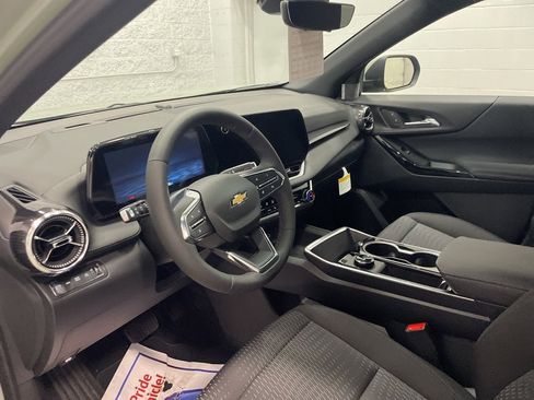 New 2026 Chevrolet Equinox LT w/ Safety and Technology Package image 16