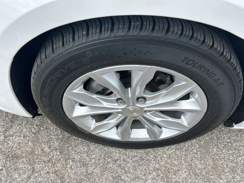 Used 2022 Chevrolet Malibu LT FWD image 11