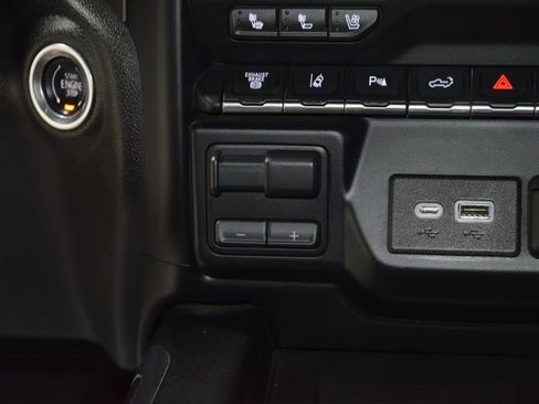 Used 2020 GMC Sierra 2500 AT4 w/ Technology Package image 30