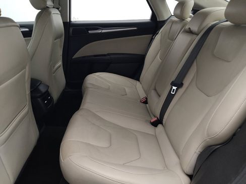 Used 2016 Ford Fusion Titanium FWD image 18