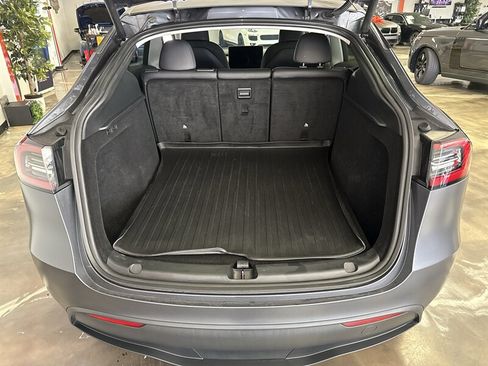 Used 2023 Tesla Model Y AWD image 28