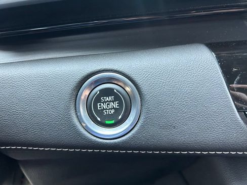 Used 2021 Cadillac Escalade Premium Luxury AWD/4WD image 32