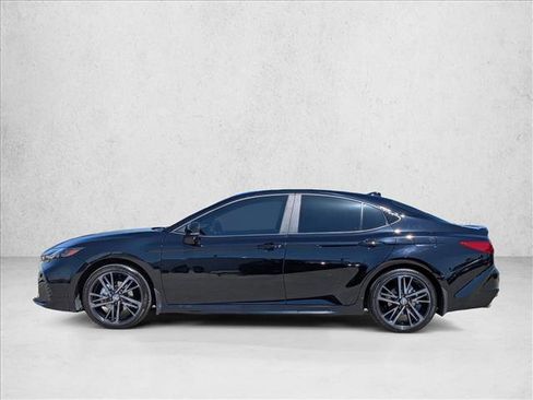 Used 2025 Toyota Camry XSE FWD image 9