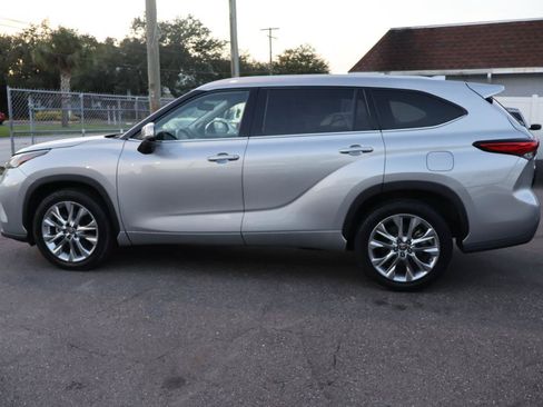 Used 2020 Toyota Highlander Limited FWD image 8
