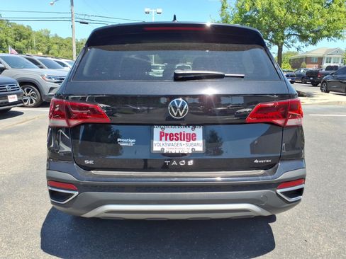 Used 2022 Volkswagen Taos SE FWD image 3