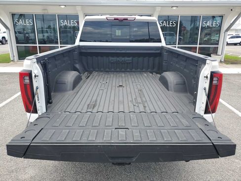 Used 2025 GMC Sierra 3500 Denali Ultimate AWD/4WD image 6