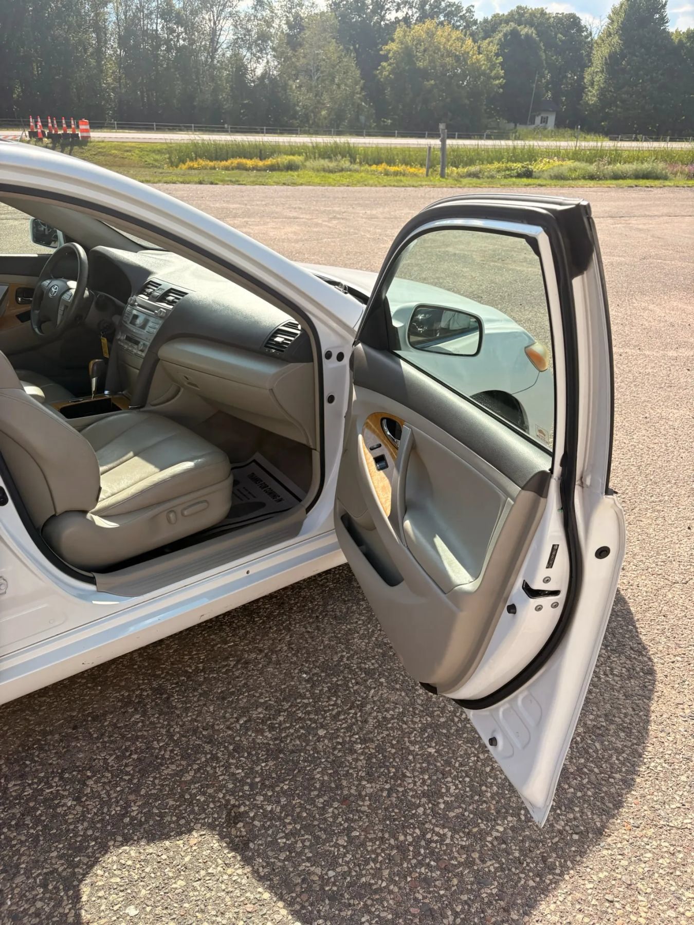 Used 2007 Toyota Camry XLE FWD image 24