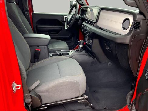 Used 2025 Jeep Wrangler Unlimited Sport AWD/4WD image 9
