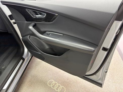 Used 2021 Audi Q7 3.0T Prestige AWD/4WD image 13